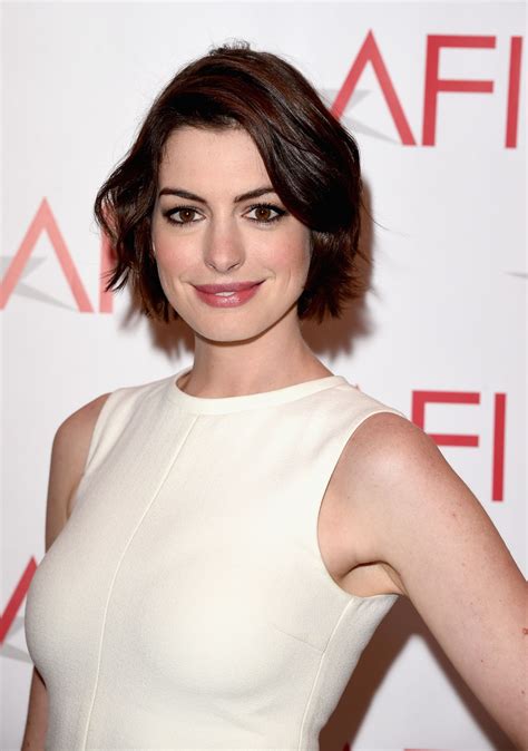 anne hathaway full name.